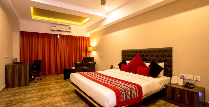 Summit Milestone Hotel & Banquets